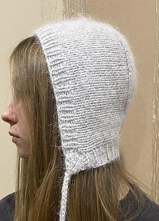 Вʼязаний чепчик з ангори ручної роботи світло сірий (в наявності)