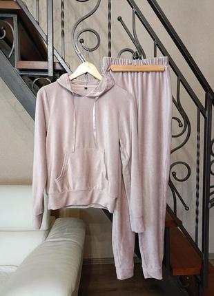 Спортивный костюм