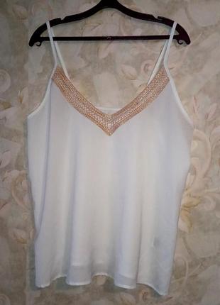 Базова маєчка з облямівкою.