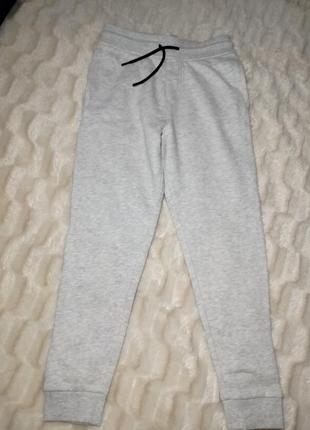 Брюки на мальчишке 9 10 р