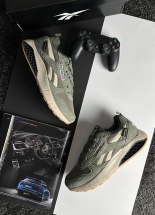 Мужские кроссовки brand new with original box Reebok Energylux 2.0 Q46569 Ftwwht Conavy Vecred hexalite