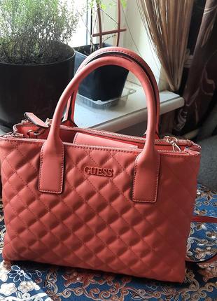 Коралловая сумка от guess