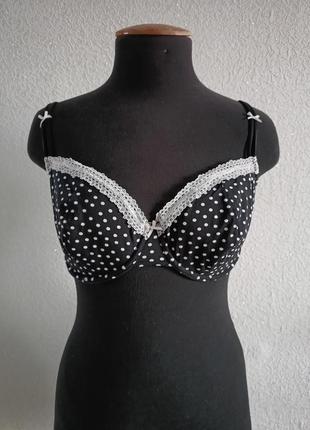 Класний стильний бюстральтер