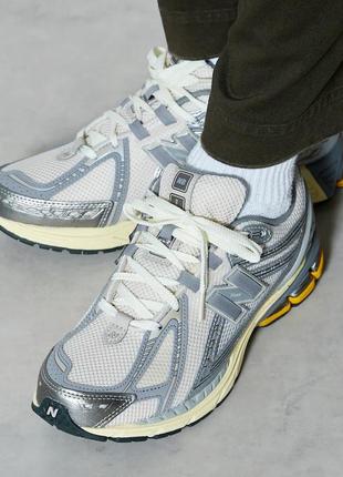 Чоловічі кросівки new balance m1906rrd beige/grey оригінал