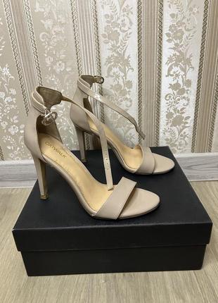 Женские босоножки catwalk