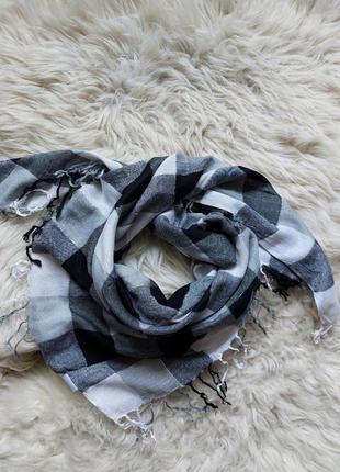 ❤️🩵🖤 стильный платок в черео-белую клетку
