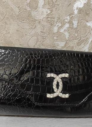 Клатч лаковий