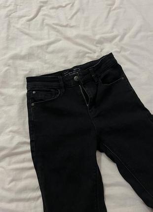 Джинсы черные