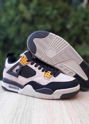 Кроссовки nike air jordan 4 retro бежевые с черным