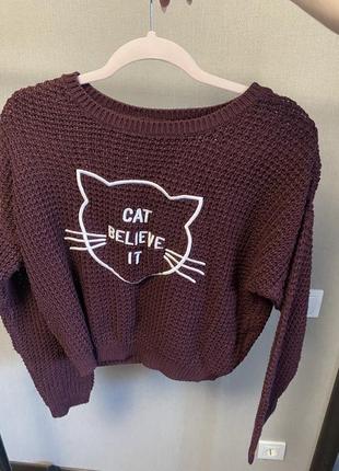 Короткий свитер с принтом