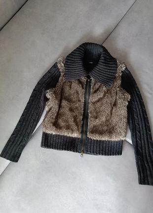 Авангардный свитер отделки искусственный мех