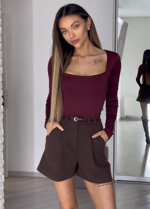 Теплые классические шорты с карманами