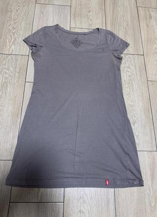 Удлиненная футболка