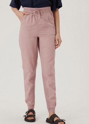 Брюки- джогери из смеси tencel  и хлопка. marks spencer