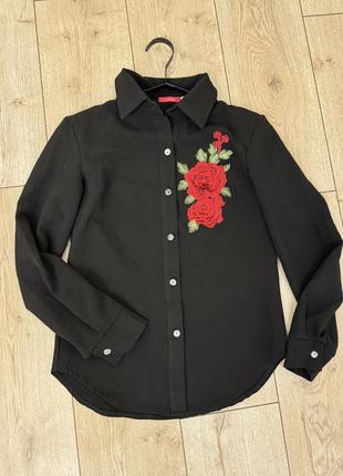 Чорна сорочка з розами