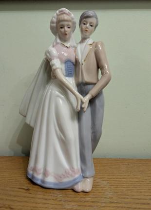 Статуетка порцелянова  весільний танець