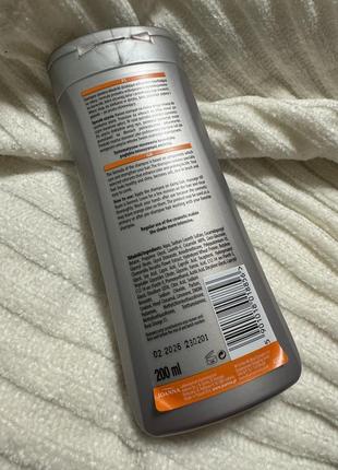 Шампунь с рыжим оттенком.