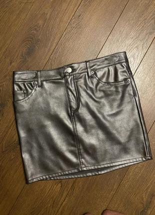 Кожаная мини юбка