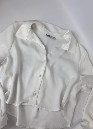 Короткая атласная рубашка