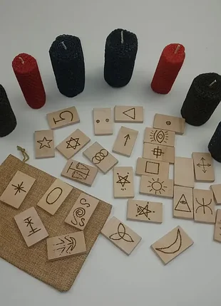 Набор деревянных рун для гадания ведьмины руны в мешочке 28 рун+подарок
