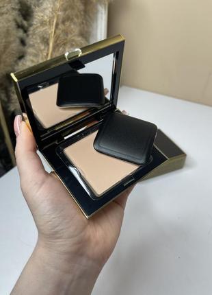 Компактна пудра luxe avon