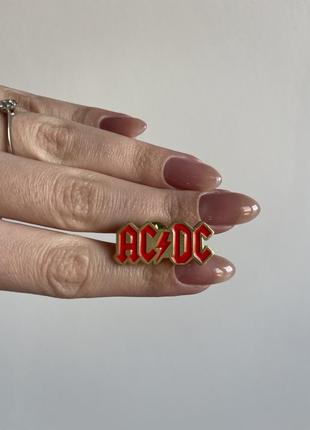 Пін значок металевий брошка ac/dc