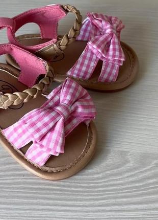 Пінетки босоніжки дитячі .