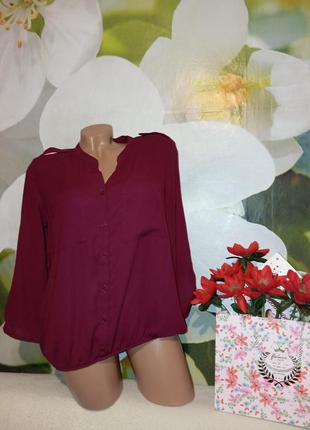 Женская блуза в красивом цвете бургунди под резинку от бренда divided