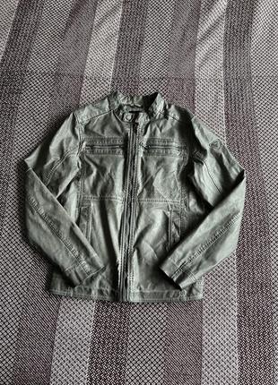 Guess кожаная куртка козынка унисекс оригинал бы у