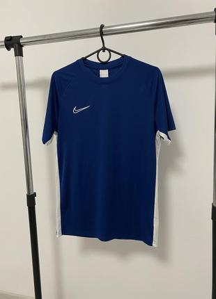 Спортивна футболка nike