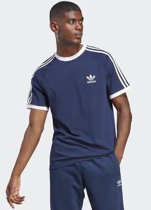 Чоловіча темно-синя бавовняна футболка adidas adicolor classics 3-stripes