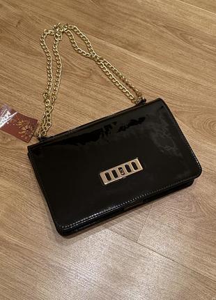 Лакова сумка