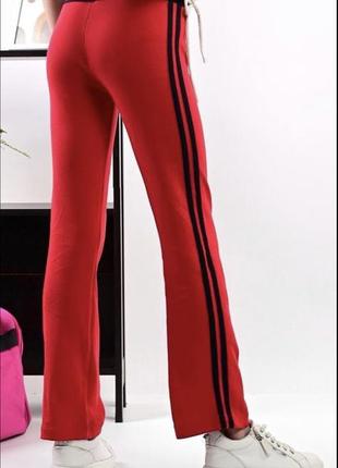 Спортивные штаны женские красные
