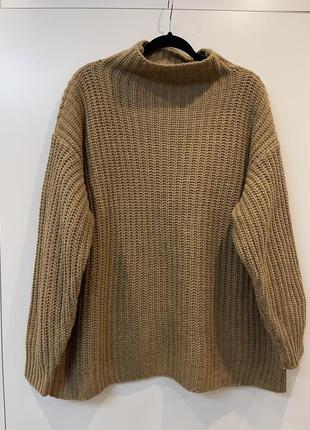 Крутой стильный свитер италия