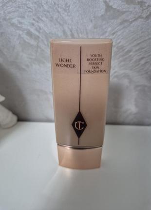 Тональный крем charlotte tilbury light wonder