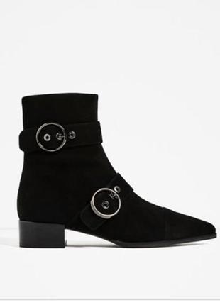 Безумно крутые ботинки из натуральной  замши zara, черного цвета