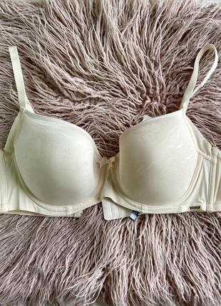 Бюстгальтер ліфчик бежевий мʼяка чашка спейсер