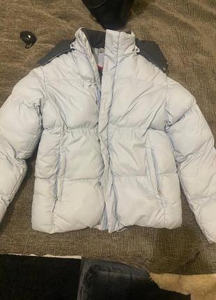 Зимова жіноча куртка