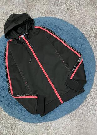 Черная спортивная кофта олимпийка