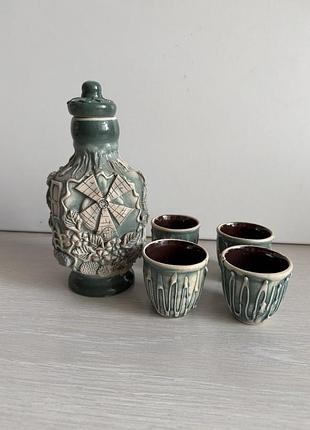 Керамічний графин з чашками