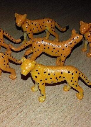 Игрушки животные ягуар