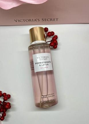 Парфюмированный спрей для тела victoria’s secret pomegranate &amp; lotus balance 250 мл