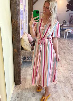 Шикарное платье в полоску