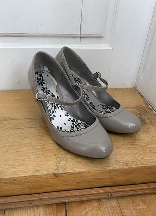 Женские туфли