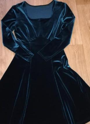 Невероятное изумрудное платье