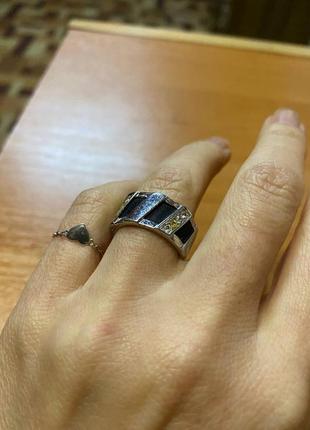 Кільце біжутерія з красивим дизайном