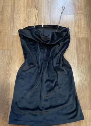 Велюровое маленькое черное платье