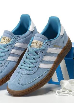 Женские кроссовки adidas spezial