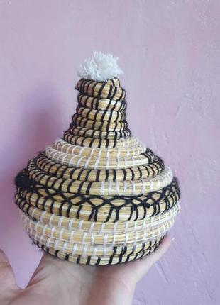 Шкатулка из ротанга