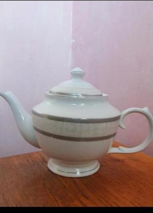 Чайник белый лора